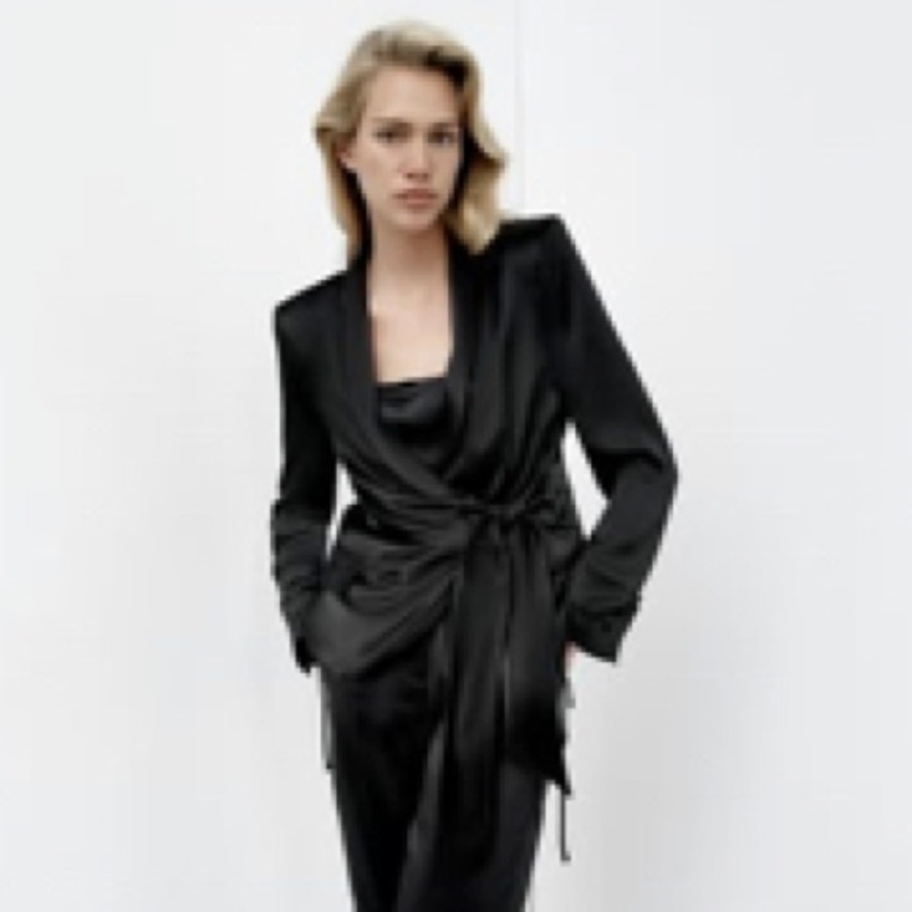 *Brand New* Zara Satin Effect Tied Wrap Blazer. Size XS.